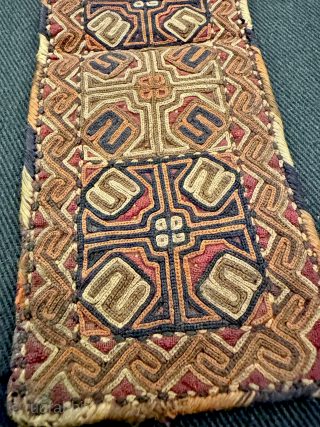 A brilliant and very fine antique silk embroidered Turkoman Turkmen talismanic armband (bazooband) attribute to Yomud / Yomut tribes. Dating to the 19th century, this fantastic Central Asian embroidery has wonderful workmanship ...