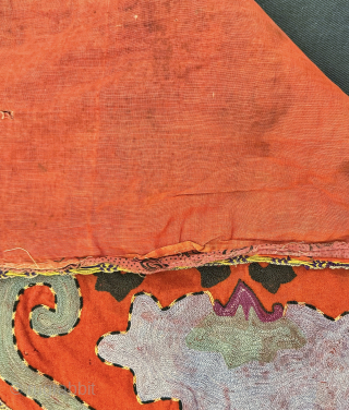 A lovely Antique Uzbek Lakai Uut kap Ilgich embroidered Suzani. This shield shaped embroidery dates to late 19th century / early 1900’s and is a nice large scale example. The embroidery ...