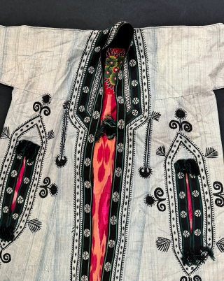 A lovely antique Tajik silk Paranja / Faranji with Ikat lining, dating to the late 19th century. The Paranja was an Interesting central Asian garment - large-size and worn by Tajik women ...