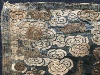 A beautiful Antique imperial Chinese silk Rank badge from Qing / Ching / Tsing dynasty. Although Ching dulynasty went on for four hundred years, this is possibly from 19th century, when most  ...