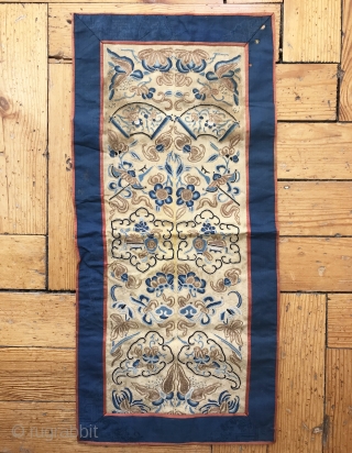 An exceptional antique Imperial Chinese silk embroidery from Qing / Ching / Tsing dynasty dating to the 19th century. This magnificent hanging is made of a combination of metal and silk embroidery  ...