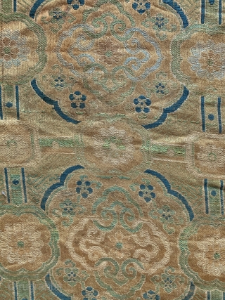 A rare antique imperial Chinese silk woven fabric, dating to the late Ming dynasty. The Chinese imperial dynasties went on for many centuries at a time. The Ming dynasty ran from 1368-1644  ...