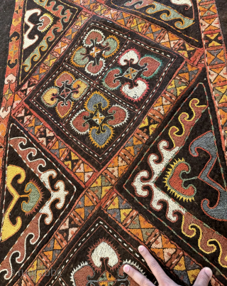 A dazzling and dynamic antique Uzbek embroidered appliqué felt rug made by the kungrat group around early 1900’s. The embroidered felts are sometimes attributed wrongly to the Uzbek Lakai group when in  ...