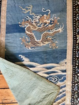 A museum grade antique Imperial Chinese deagon silk woven textile from early Qing / Ching / Tsing Dynasty, likely dating to early 18th century. It is a fantastic piece of textile art,  ...