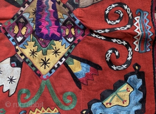 A rare antique Uzbek Lakai Tribe silk embroidered Ilgich / Ayna Khalta hanging dating to the last quarter of 19th century. This beautiful example has a great design with four boat motifs  ...