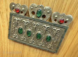 An brilliant antique gold appliqué and silver Turkoman / Turkmen Yomut / Yomud tribe talismanic pendant bridal jewellery ornament known as Acar Bag. Dating to the late 19th century / early 1900’s,  ...
