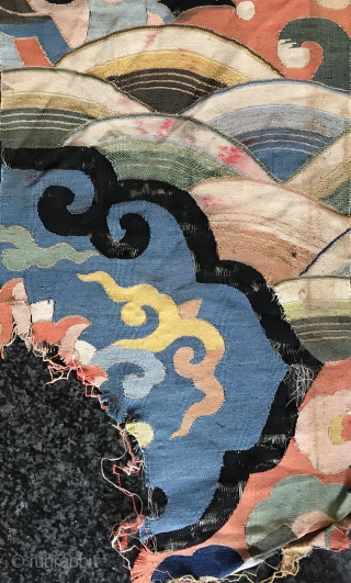 a museum grade and very rare Antique imperial 17th century Chinese Ming dynasty dragon gold and silk k'o-ssu / Kesi fragment. This is one of the rarest type of textile that you  ...