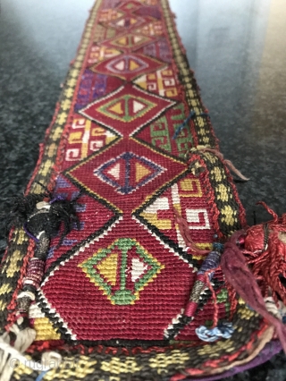 An exceptional antique Uzbek Lakai silk cross-stitched belt. It dates to the late 19th century and it is a beautiful piece. The geometric design is beautiful with gorgeous colours. It has the  ...