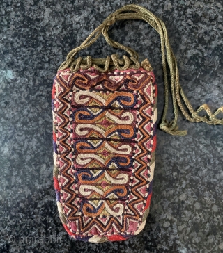 A superb and very fine antique silk embroidered Turkoman Turkmen bag attribute to Yomud / Yomut tribes. Dating to the 19th century, this excellent Central Asian embroidery has wonderful workmanship with an  ...