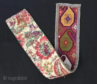 An outstanding antique Uzbek silk cross-stitched belt. It dates between late 19th century - early 1900s and is made in Shahrisabz region of Uzbekistan. The design is exceptional with beautiful repeating boteh  ...