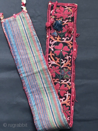 An exceptional antique fully silk embroidered Uzbek belt, dating to the 3rd quarter of 19th Century. Besides it's aesthetic and artistic beauty, this a rare example for two particular reasons (attribution and  ...