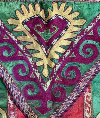 A very unusual antique Uzbek Lakai tribe silk embroidered ilgich / Oyna Khalta embroidery. Dating to early 1900’s and it is a very interesting example. While most such Lakai embroideries were stitched  ...