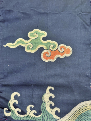 An exceptional and rare antique Chinese silk brocade textile, from late 17th century / Early 18th century Emperor Kangxi Period of Qing Dynasty or slightly earlier from the late Ming dynasty. It  ...