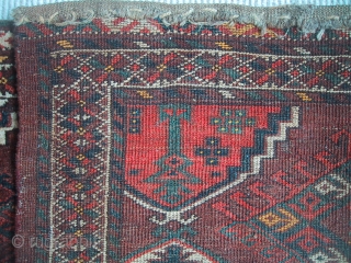 Turkmen torba, middle Amu Darya region, with Ertmen and Dyrnak guls. In excellent condition with full pile. 47"x16", 120 x 41cm.            
