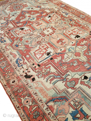 Origin: Serapi;
Size: 9'2" x 15'0" ;
Circa: 1900;
All Pictures are authentic and un-edited, to try and show the rugs true colors!             