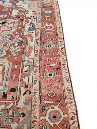 Origin: Serapi;
Size: 9'2" x 15'0" ;
Circa: 1900;
All Pictures are authentic and un-edited, to try and show the rugs true colors!             