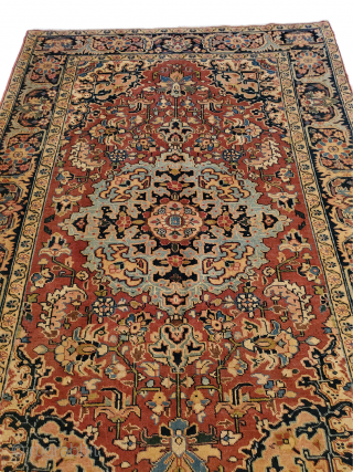 Origin - Heriz ; 
Size - 6'3" x 9'2" ; 
Reference # - 34750 ; 

All pictures are completely authentic and un-edited, to try and show the rugs true colors as best  ...