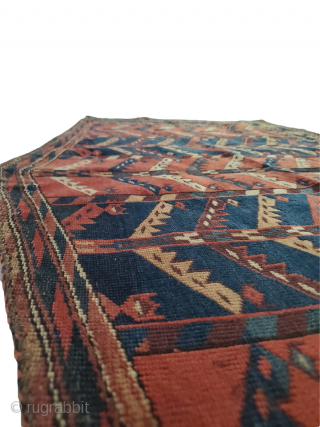 Origin: Asmalyk;
Circa:1880;
Size: 4'4" x 2'4"

Original quality, un-touched, un-repaired Asmalyk rug!


                       