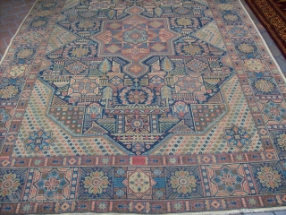 PERSIAN HERIZE CIRCA 100 YEARS VIBRENT COLOURS COLLECTIVE ART HARD TO GET  SMILER DESIGN NO REPAIR LOW PILE SIZE:7+ * 10+ FT
JALAL CARPETS
21 CUSCADEN RD #01-06 SINGAPORE
TEL:65-81706907/65-6235147     