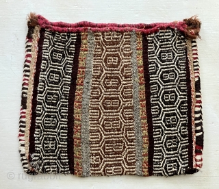 I am currently offering to rugrabbit.com followers the opportunity to acquire some exceptional Pre-Columbian textiles.  These all come from an important collection of more than 100 ancient Andean textiles and objects  ...