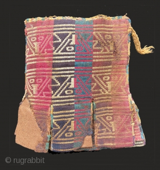 Early Pre-Columbian bag with seven compartments.  B.C. 200 - A.D. 200.  This small bag was made with seven compartments - a large bag sized compartment and six small pockets all  ...