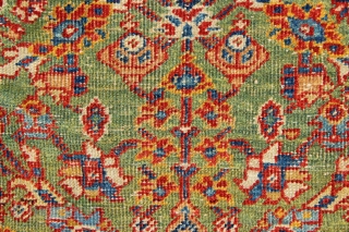 Grass green antique Mahal carpet circa 1900 264 x 325cm / 8'8" x 10'8"                   