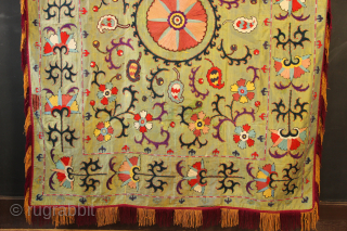 19th century green silk Lakai nim suzani 125 x 161cm / 4'1" x 5'3" in good condition. Some breaks to the silk, to be expected and one hole on the left side ...