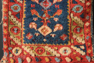 Early 19th century Bergama Yastik. Beautiful all natural dyes and good, original condition. 1'3" x 2'7" / 40 x 81cm
Please contact vie jamescohen50@hotmail.com or WhatsApp +44 7747 610 248 thank you