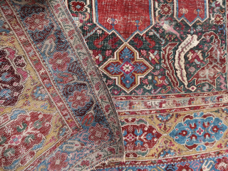 18th Century Ottoman prayer rug 159 x 216cm / 5'3" x 7'1"
Please contact for more pictures and price, thank you             