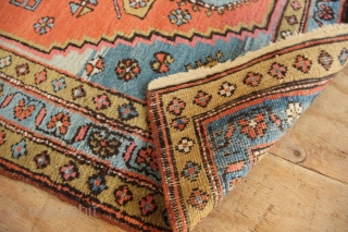 Small Bakshiash Heriz rug in Perfect condition. 3'3" x 5'6" / 100 x 166cm                   