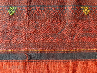 Burma, Kachin people, scarf, wool, mid XXe century or later, 168 x 82 cm, good condition                 