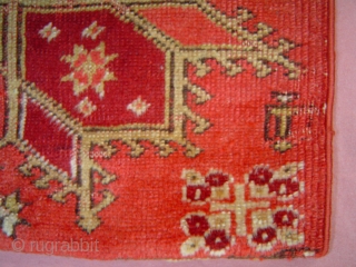 Unique Antique Central Anatolian vagireh yastik with Crivelli medallion. Probably first quarter 20th century                   