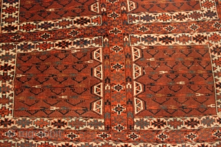 1880s Yomut Ensi.  4'8'' x 5'3''.  Good condition.  Natural colors.

Ebay auction item: https://www.ebay.com/itm/143500146928                 