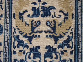 Antique Chinese Fu Dog Rug, very happy with good age. Intact and complete with some wear as seen in images. 4'3"x2'2" / 130x66cm          