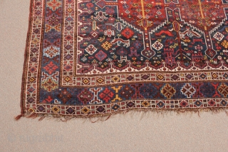 Khamseh with birds from the last quarter of the 19th century with
natural dyes. Condition - minor pile wear, ends and sides frayed.
(Dimensions: 5' X 6'3") #4182       