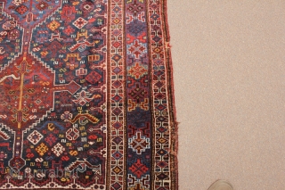 Khamseh with birds from the last quarter of the 19th century with
natural dyes. Condition - minor pile wear, ends and sides frayed.
(Dimensions: 5' X 6'3") #4182       