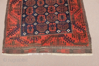 Belouch with MinaKhani design and nice wool in good condition circa 1900.
Minor repiling. (Dimensions: 3'1" X 5'1")                