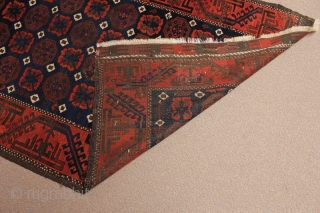 Belouch with MinaKhani design and nice wool in good condition circa 1900.
Minor repiling. (Dimensions: 3'1" X 5'1")                