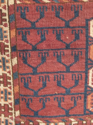 Classic Tekke Engsi in good condition with nice alem.
Early 20th century. (Dimensions 3'9" X 5')                  