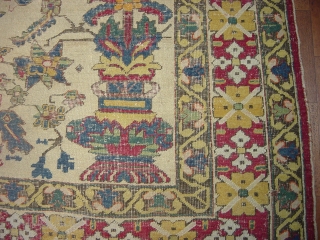 INDIAN ? RUG WHICH IS VERY OLD  AND   HAS  A RARE DESIGN WHITE GROUND AND  CHARMING COLOUR 
size is 305 x,207
PLEASE ASK MORE DETAIL,

    
