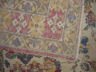 INDIAN ? RUG WHICH IS VERY OLD  AND   HAS  A RARE DESIGN WHITE GROUND AND  CHARMING COLOUR 
size is 305 x,207
PLEASE ASK MORE DETAIL,

    