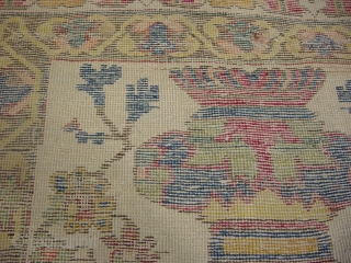 INDIAN ? RUG WHICH IS VERY OLD  AND   HAS  A RARE DESIGN WHITE GROUND AND  CHARMING COLOUR 
size is 305 x,207
PLEASE ASK MORE DETAIL,

    