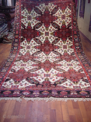 seichur carpet ,
size 330x180                             