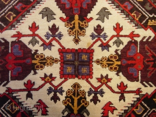 seichur carpet ,
size 330x180                             