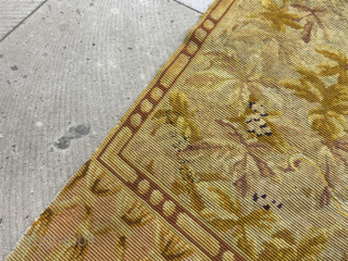 Goblen

Size 136x147 cm

The signature of the person who weaved it is present.

Please send me directly mail. kirmenrugs@gmail.com or +90 543 735 2221           
