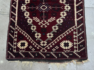 Kız Bergama 

Size 90x123 cm

Please send me directly mail. kirmenrugs@gmail.com or +90 543 735 2221                  