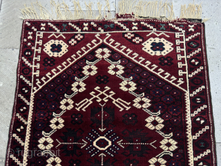 Kız Bergama 

Size 90x123 cm

Please send me directly mail. kirmenrugs@gmail.com or +90 543 735 2221                  