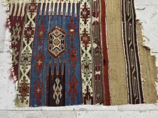 Aydın Fragment

Size 80x95 cm

Please send me a direct message at kirmenrugs@gmail.com or @cevikrugs instagram                   