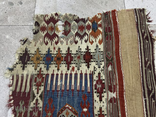 Aydın Fragment

Size 80x95 cm

Please send me a direct message at kirmenrugs@gmail.com or @cevikrugs instagram                   