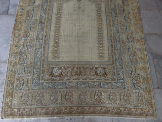 Gördes

Size 150x207 cm 

Please send me a direct message at kirmenrugs@gmail.com or @cevikrugs instagram
                   
